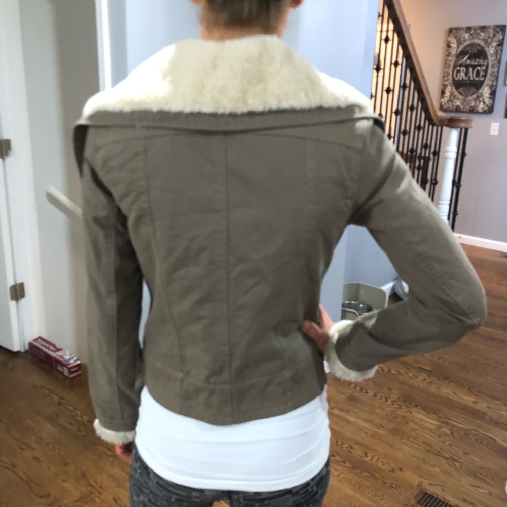 Gap Jacket - Picture 2 of 7